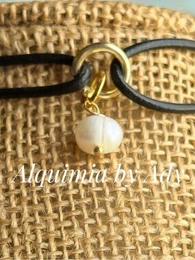 MINIMAL BAROQUE + Gold & Black Leather Pearl Pendant Necklace